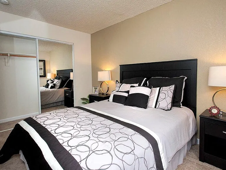 Driftwood Apartments — Photo 15