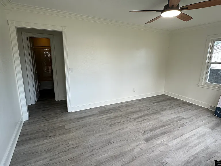 1479 Hillcrest Ave — Photo 8