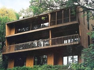 7 Sunset Ln, North Oaks, MN 55127