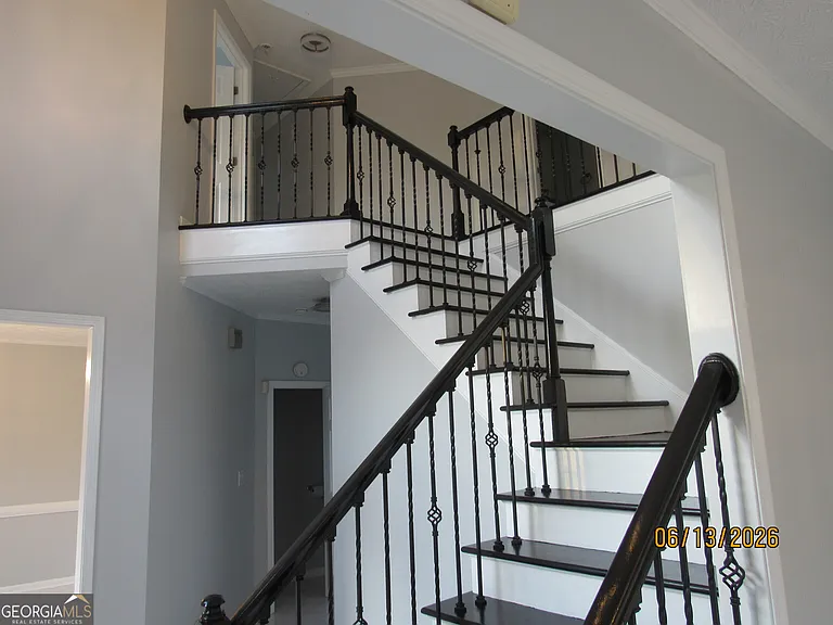 305 Sunderland Cir — Photo 10