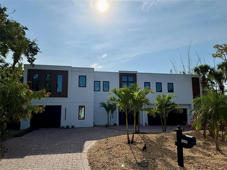 1257 Tree Bay Ln — Photo 2