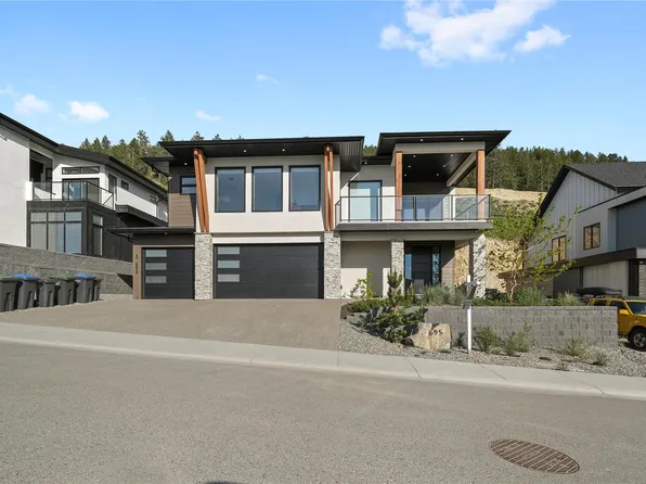 695 Deans Dr, Kelowna, BC V1P 1A1