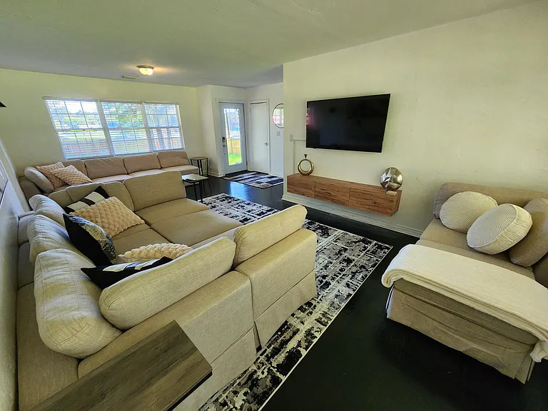 1730 W Tharpe St — Photo 8