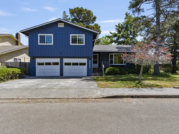2537 Delores Ln, North Bend, OR 97459