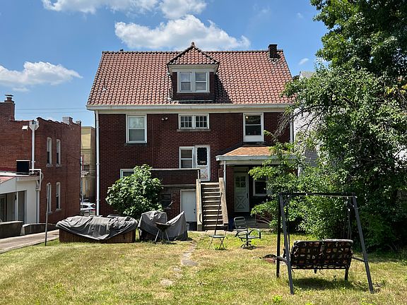 3rd image of 3328 Ward St #2