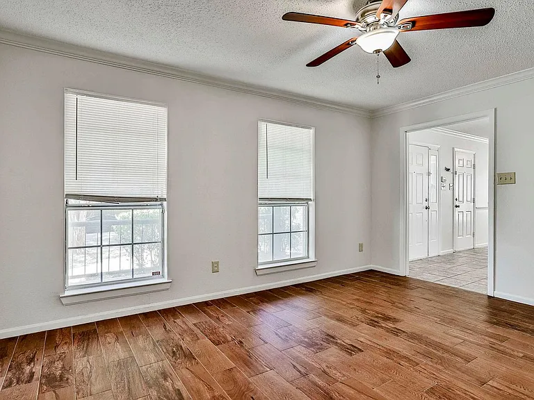5504 Big Bend Dr — Photo 11