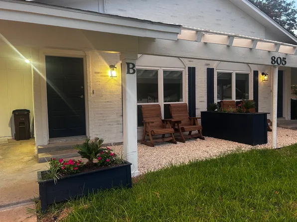 805 S Center St #B, Lockhart, TX 78644