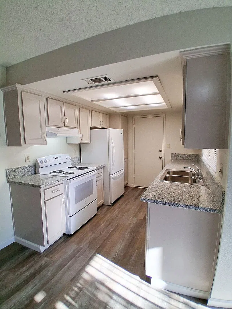 191 Fairmont Ave. — Photo 3
