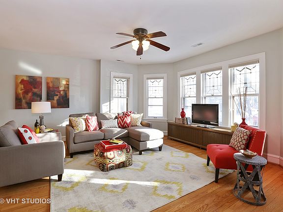 2nd image of 3650 N Mozart St