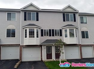 2984 Village Ln, Chanhassen, MN 55317