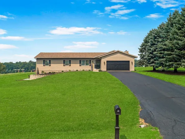 24-100 Shenandoah Ln, Lanark, IL 61046