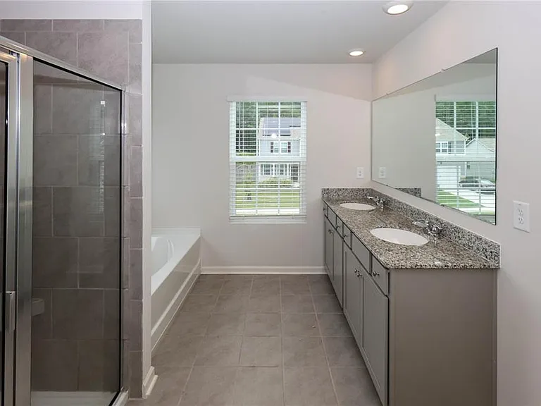 7566 Jennadee Dr — Photo 35