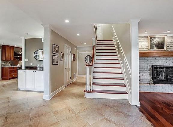 4th image of 5601 Durham Dr