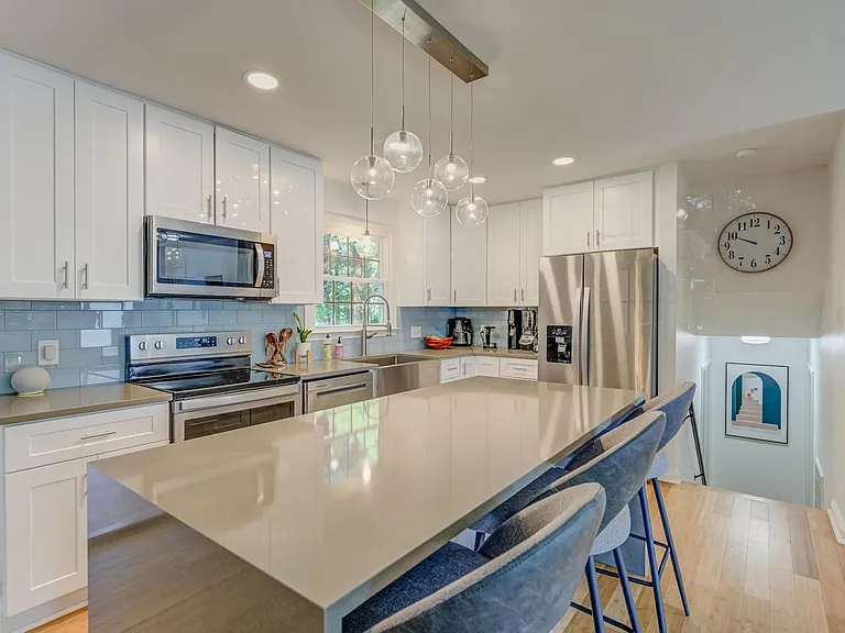 5600 Laniel Ct — Photo 8