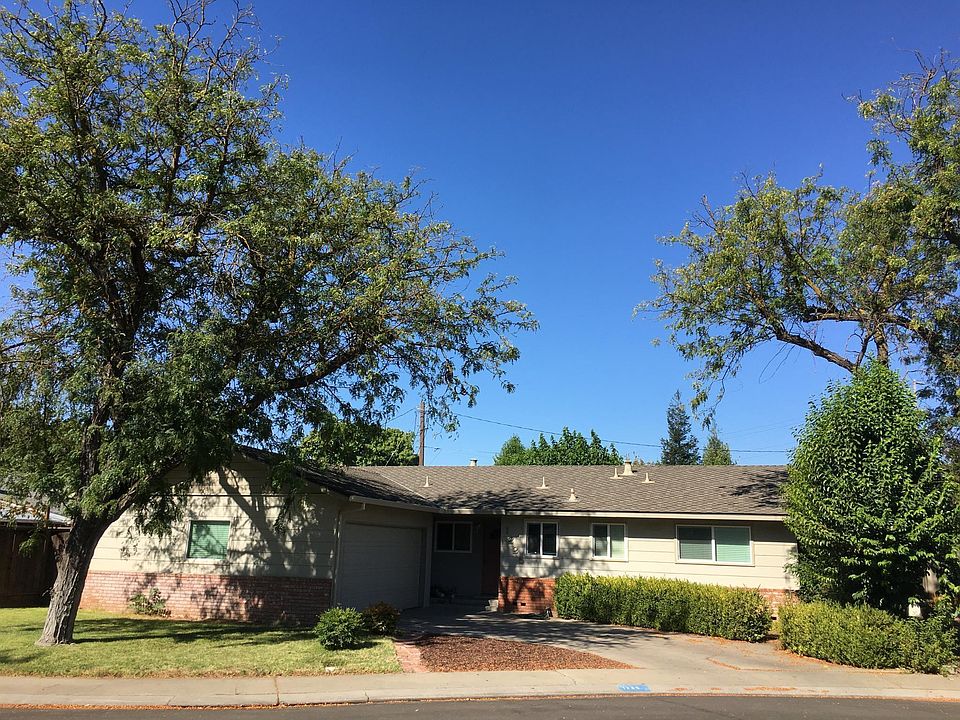 1225 Cardiff is located in a COURT! 2 car garage attached!