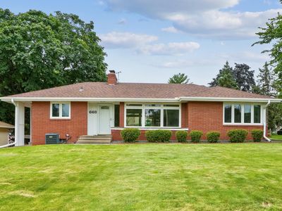668 Viking Dr E, Maplewood, MN, 55117