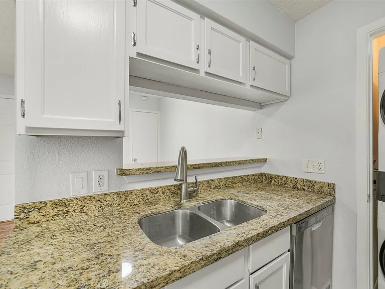 2277 S Kirkwood Rd #506 — Photo 9
