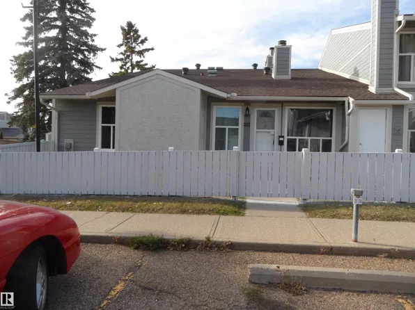 2332 151st Ave NW, Edmonton, AB T5Y 2L1