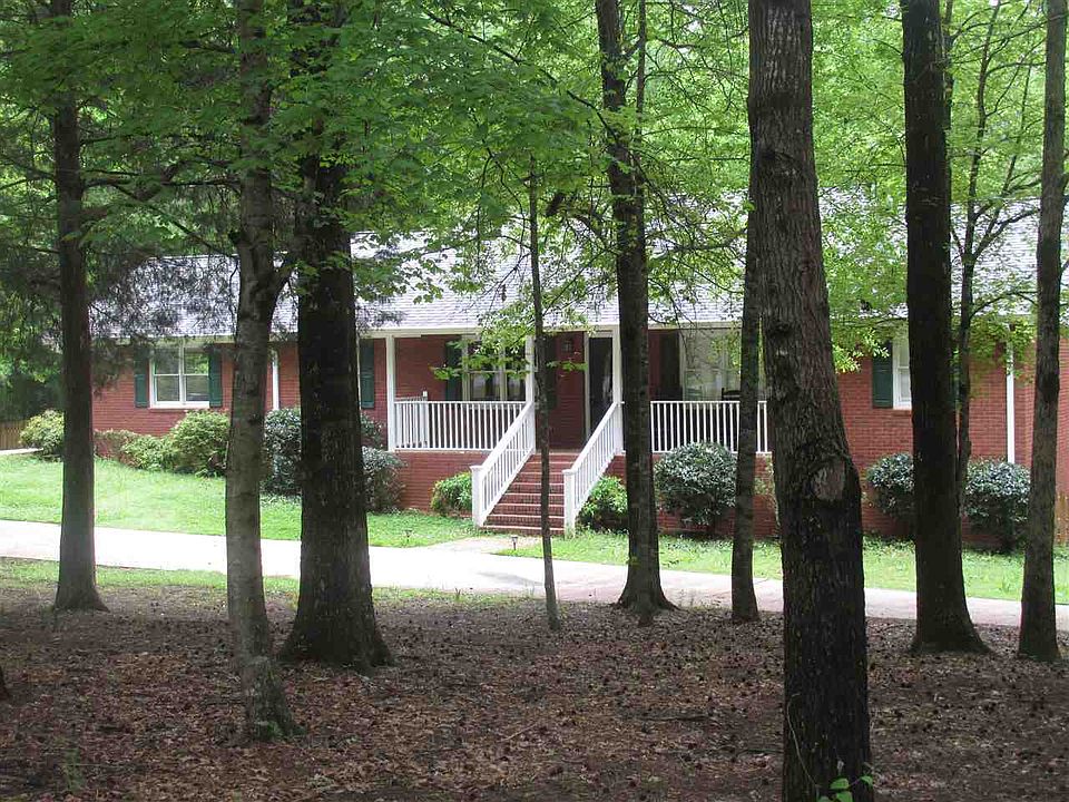 1st image of 106 Chandler Dr