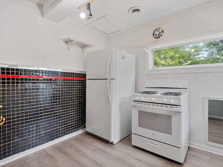 2040 S Pearl St — Photo 8