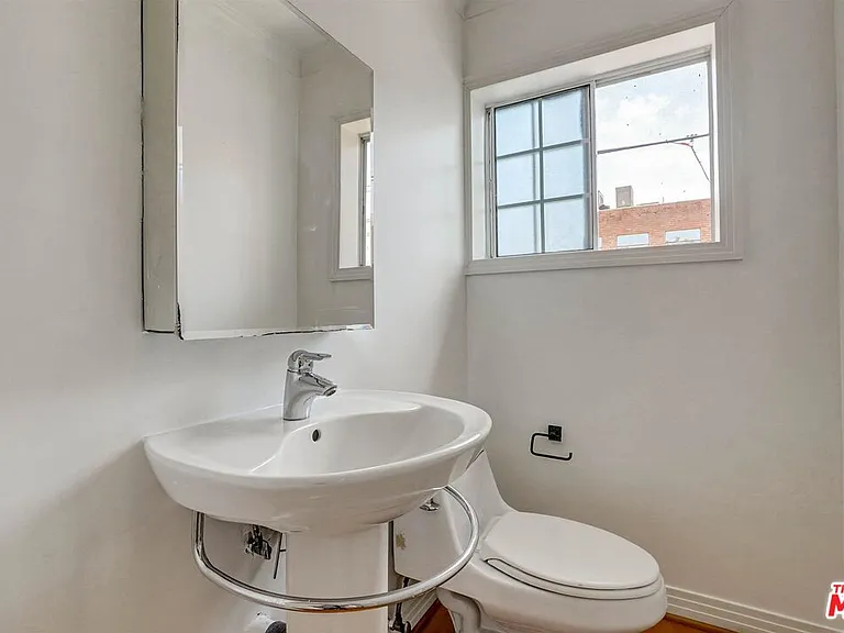 456 1/2 Smithwood Dr — Photo 16