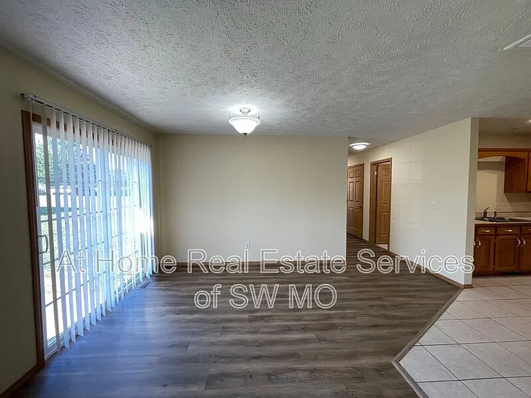 4351 S Farm Road 125 — Photo 3