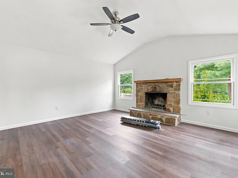 2 Barnwell Ln — Photo 10