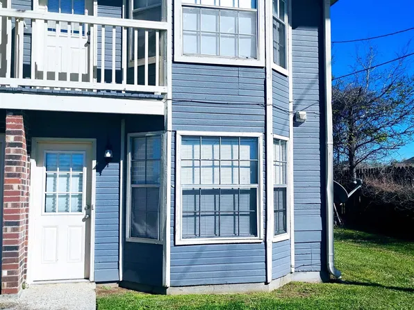 810 Meadow Glen Ave APT D, Zachary, LA 70791