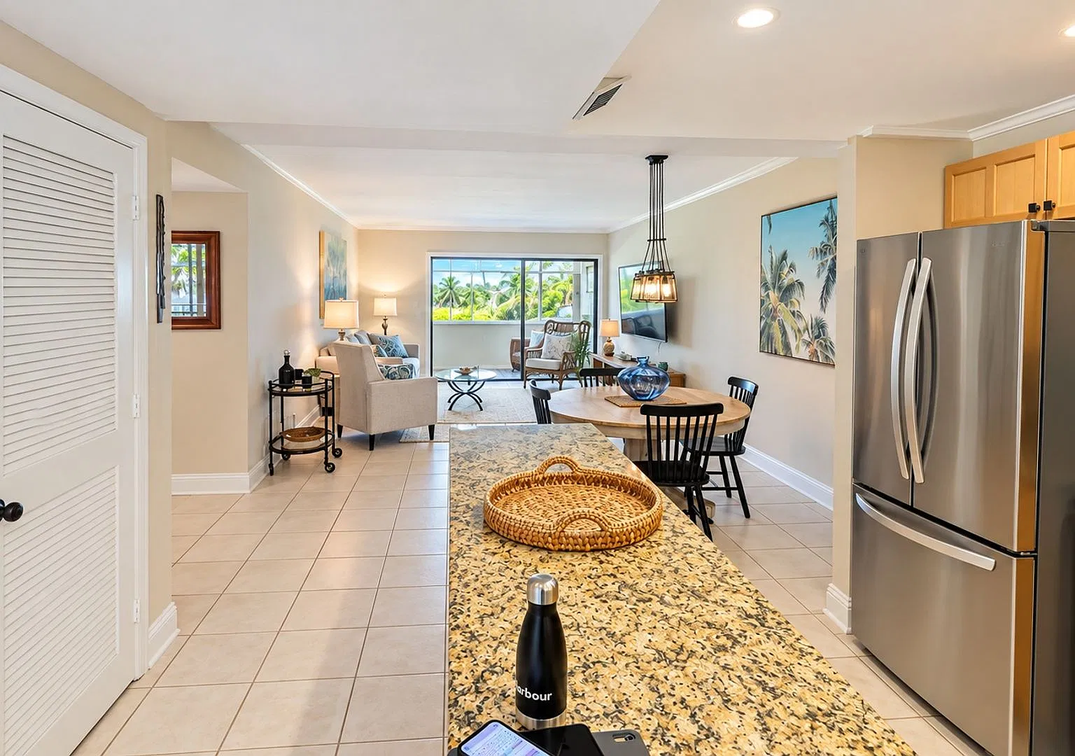 350 S Polk Dr — Photo 2