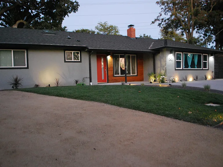 Elaine Dr — Photo 3