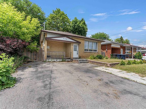 2nd image of 608 McCowan Rd