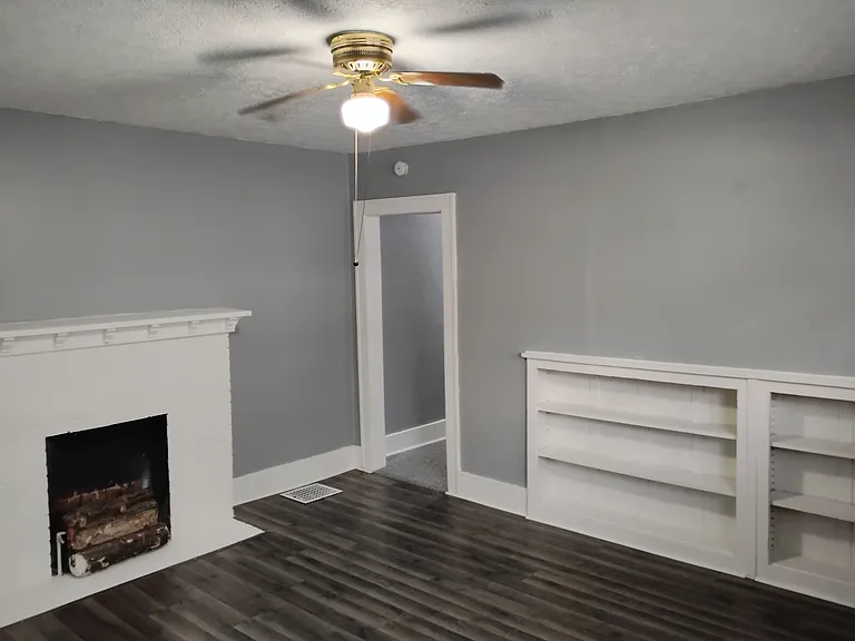 3620 N Capitol Ave — Photo 3
