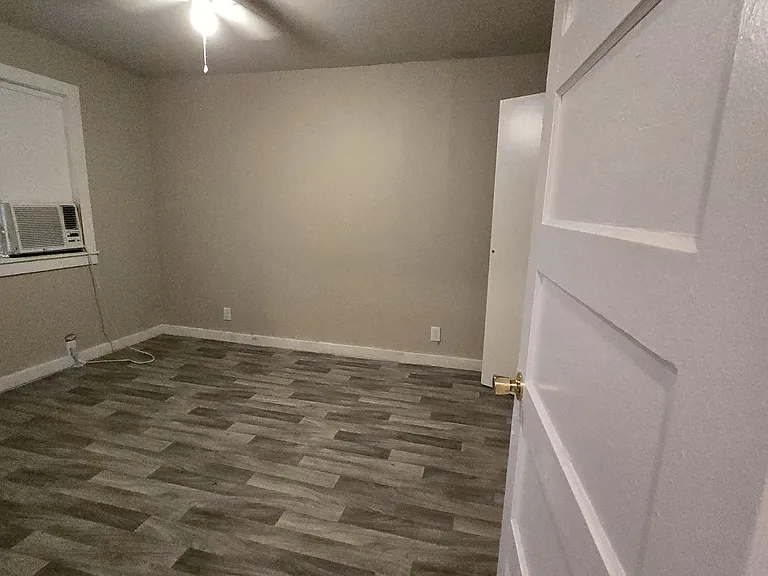 423 Fechner Ave — Photo 3