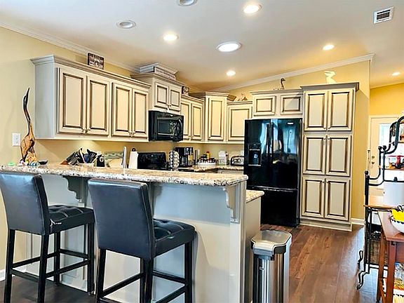 2nd image of 1135 La Paloma Blvd #1135