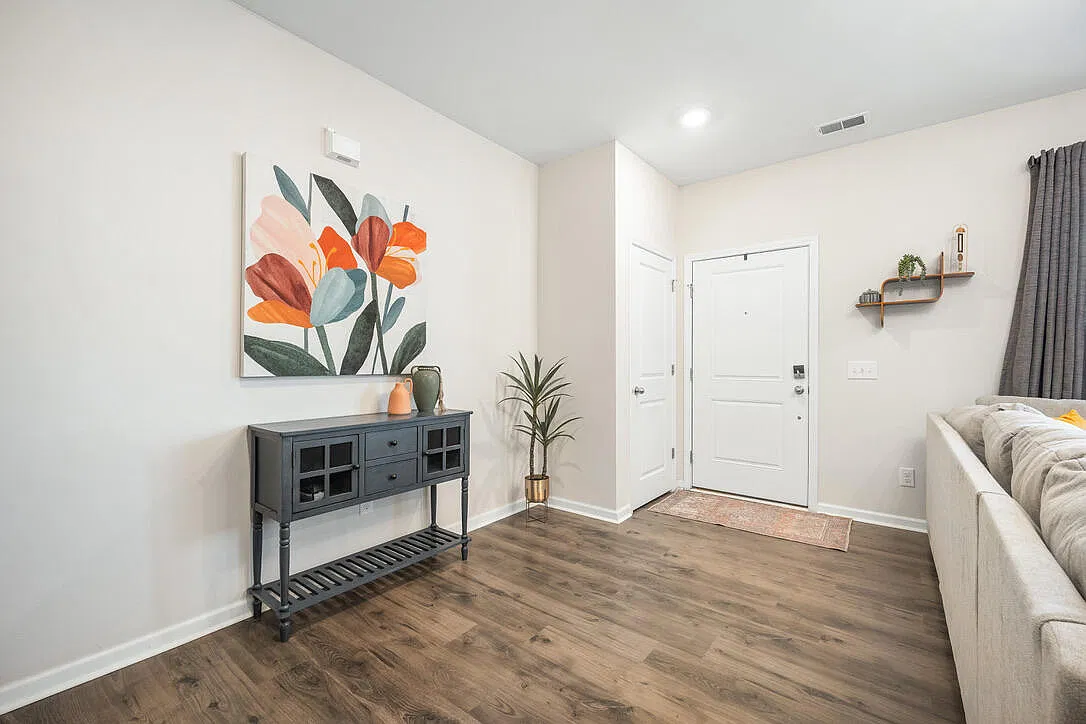 3 bed, 2.5 bath, 1884 sqft, $2,175 — Photo 3