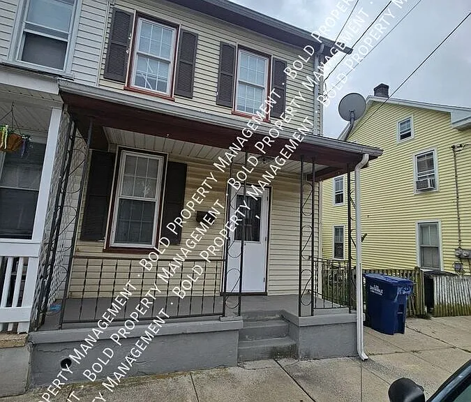 1134 Mifflin St — Photo 1
