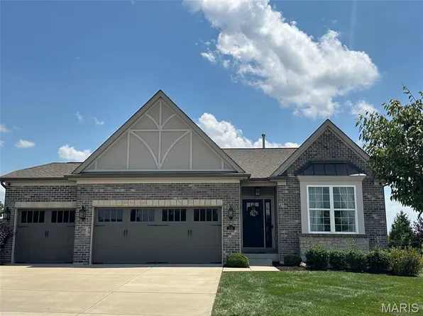 110 Alta Mira Ct, O'Fallon, MO 63368
