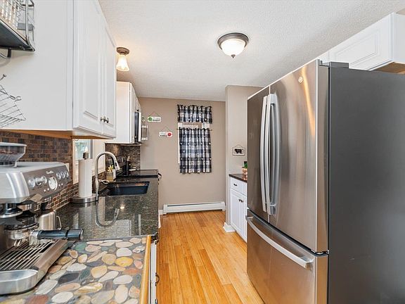 4th image of 36 Wedgewood Drive