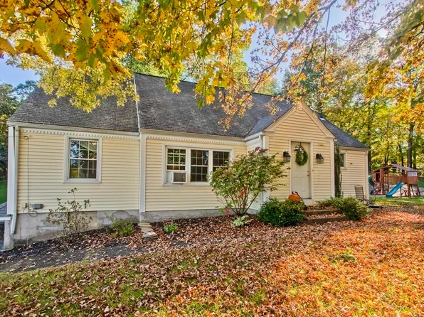 45 Southwick St, Feeding Hills, MA 01030