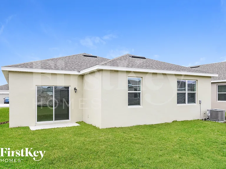 1585 Isleta Loop — Photo 15