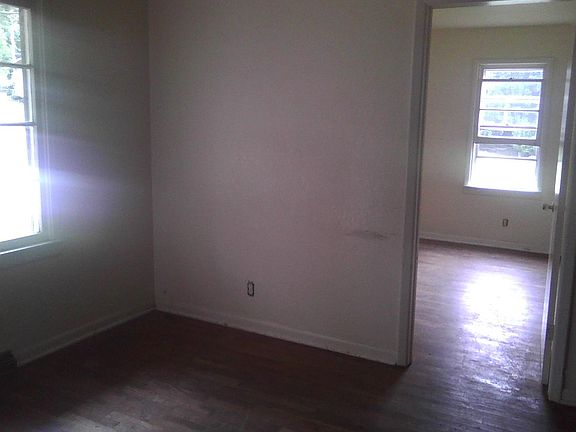 4th image of 4401 Oriole Ln