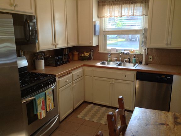 2nd image of 3418 N Magnolia St
