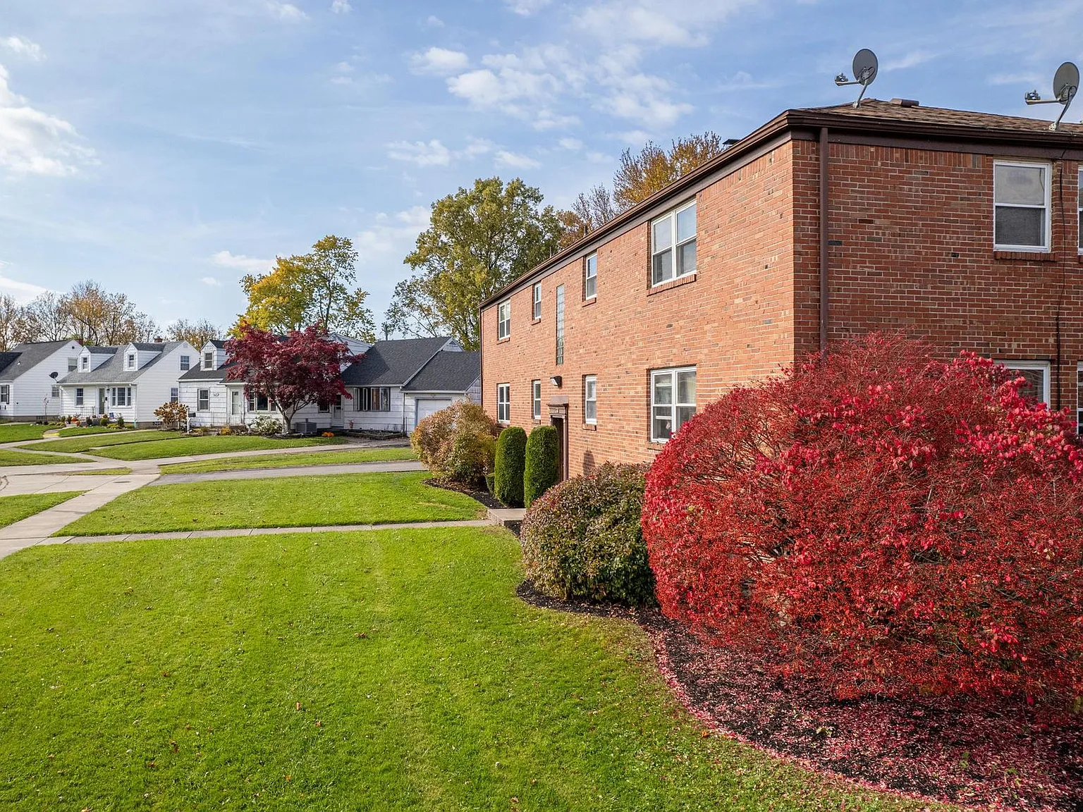 Englewood Apartments — Photo 4
