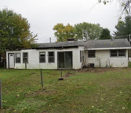 4th image of 461 Port Sheldon St