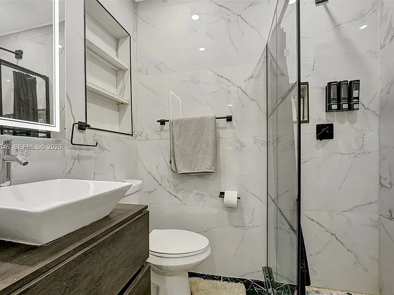 18600 NE 7th Ct — Photo 11