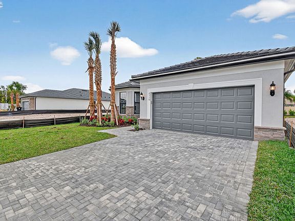 Exterior Homesite 04000