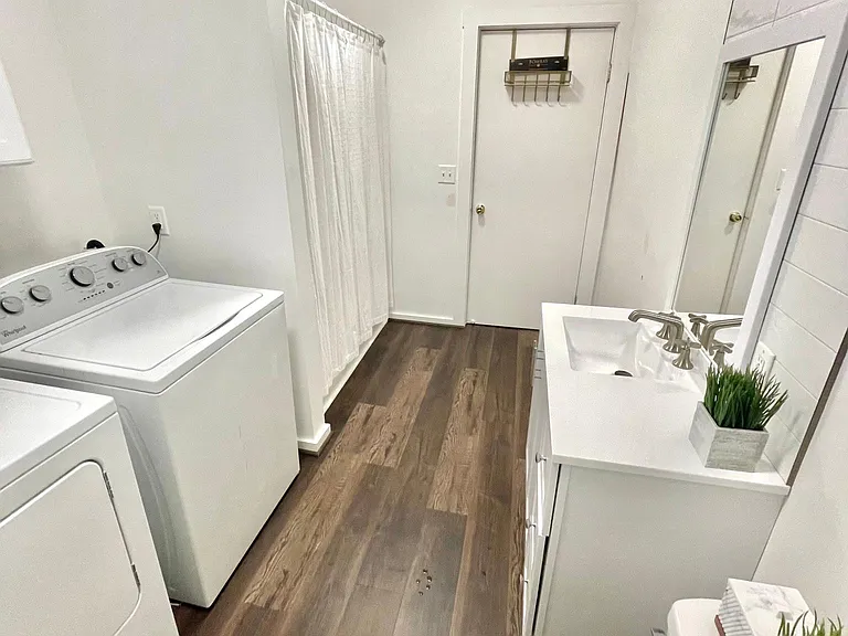 143 Oak St #1 — Photo 9