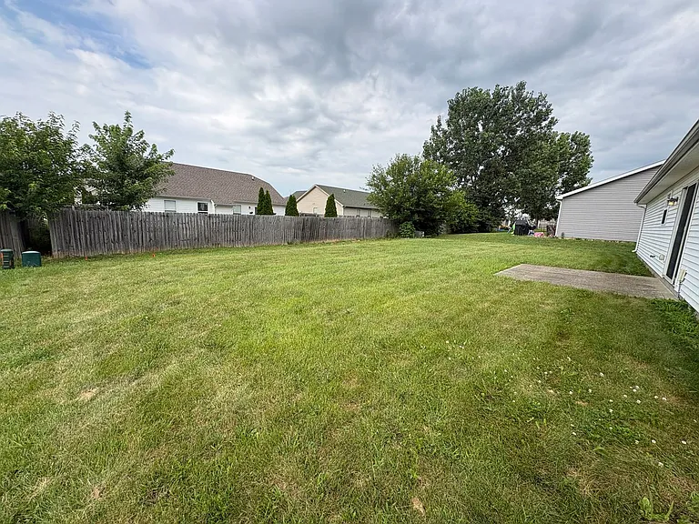 1402 Crusade Dr — Photo 13