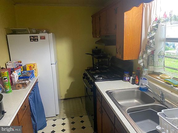 5th image of 209 Harrington St