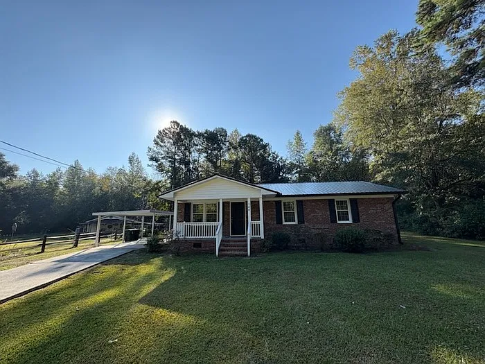 3 bed, 2.0 bath, 1082 sqft, $1,295 — Photo 4